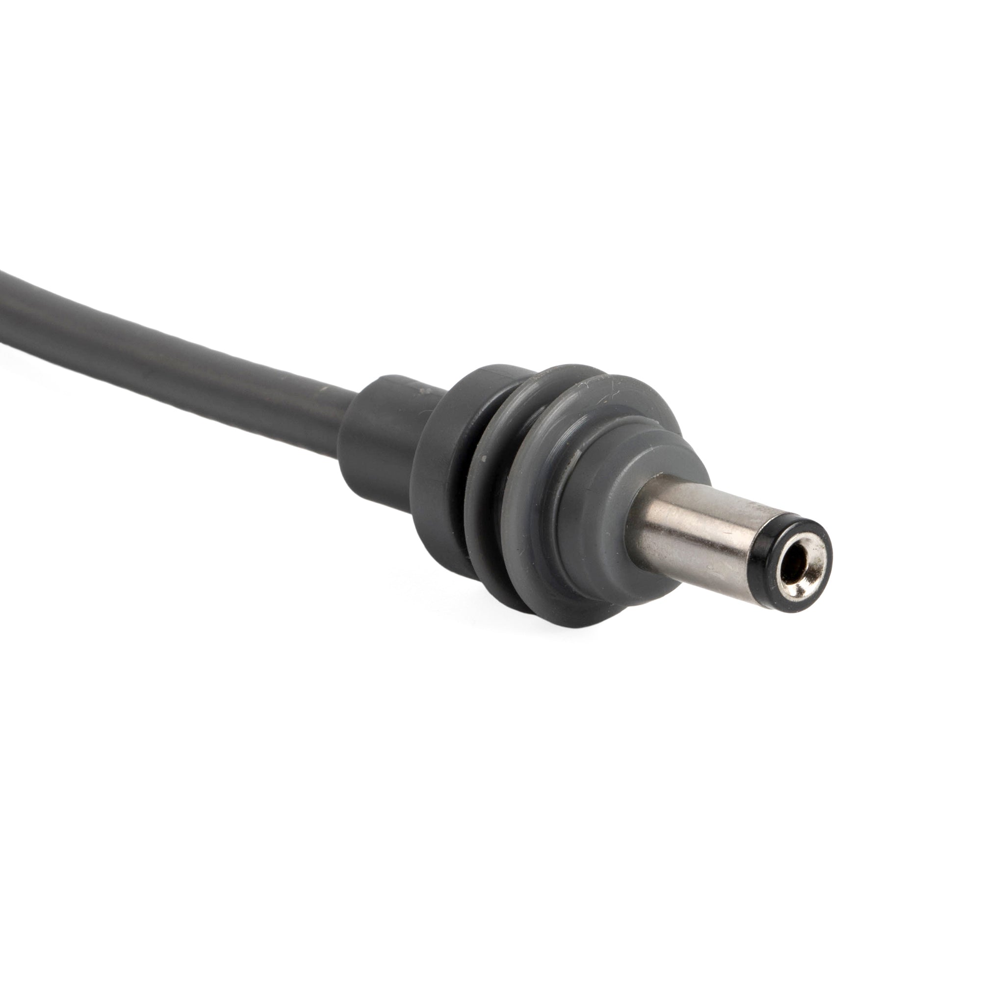 1m Cable for “Device-Next-to-Power” Portable Setups, Offering a Clean, Reliable Power Link.