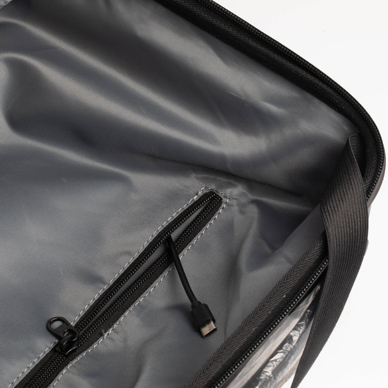 Splash-Resistant Shell and Sealed Zippers Keep Kit Dry in Light Rain or Accidental Spills.