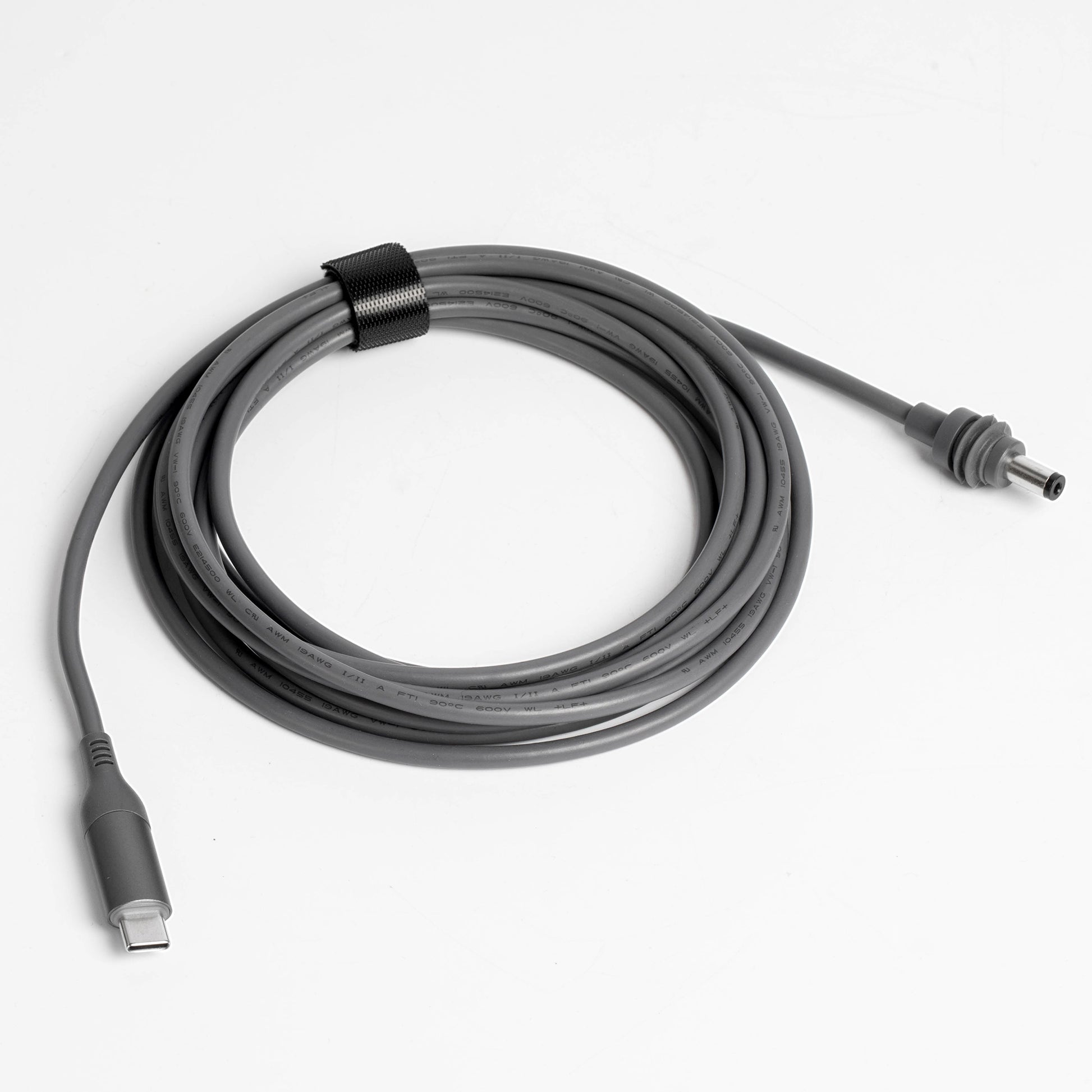 IP67 Waterproof DC Connector with Special Gasket, Seals Port Against Rain and Snow Outdoors.